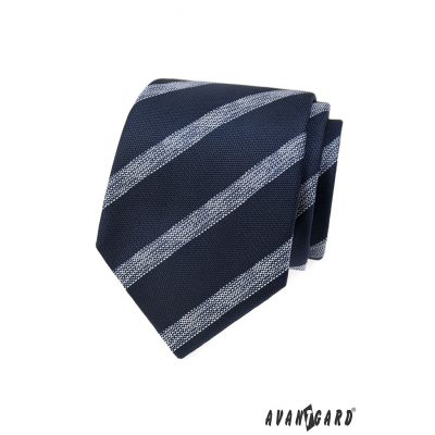 Синя текстурирана вратовръзка с бяла ивица