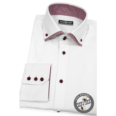 Бяла риза в комбинация с червено