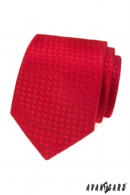 Червена вратовръзка с правоъгълна шарка