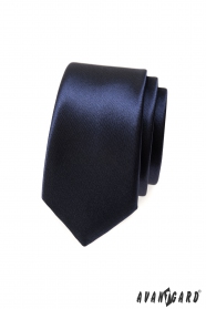 Гладка тъмносиня тясна вратовръзка