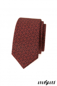 Кафява тясна вратовръзка с тъмносин десен