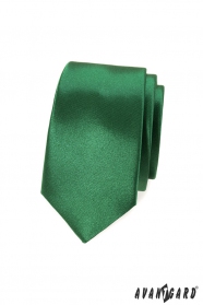 Тясна вратовръзка в лъскав нюанс на зелено