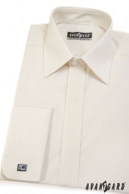 Мъжка гладка риза с покрити копчета