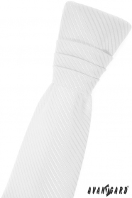 Бяла момчешка френска вратовръзка с диагонална ивица