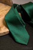 Зелена тънка вратовръзка с шарка на петна - ширина 6 см